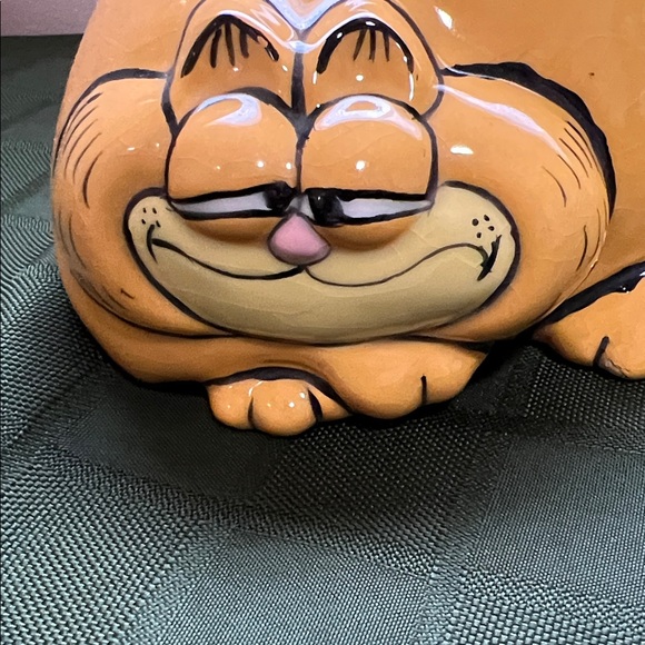 Vintage Yellow Garfield Ceramic Piggy Bank - Picture 2 of 9